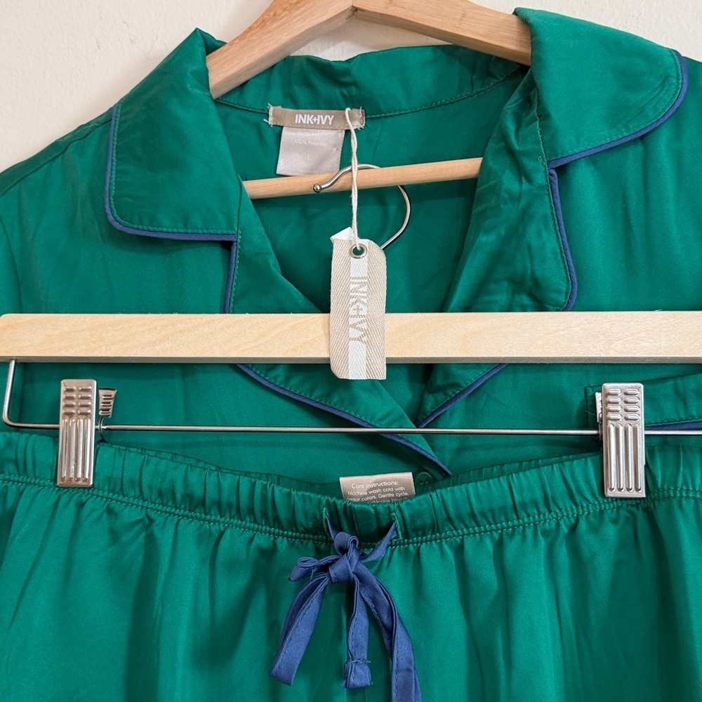 Emerald Green Short Sleeve Pajama Set with Contrast Piping - Picture 4 of 4